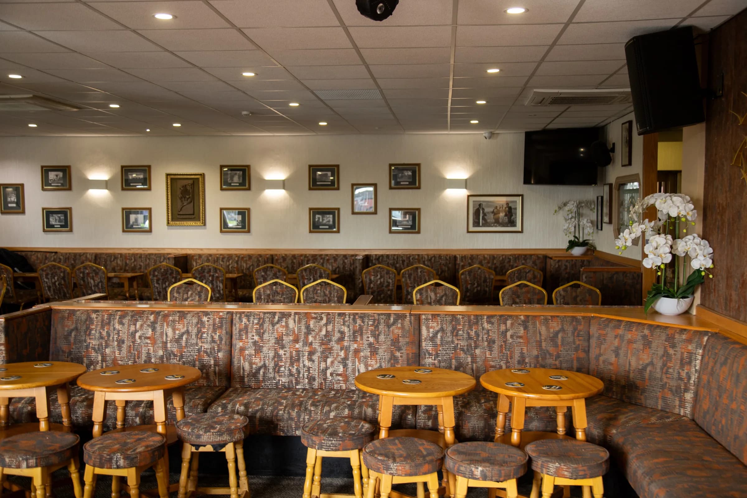 Davitt Bar interior